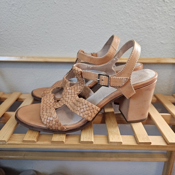 Liendo by Seychelles Tacuba Woven Heeled Sandals - Picture 2 of 8